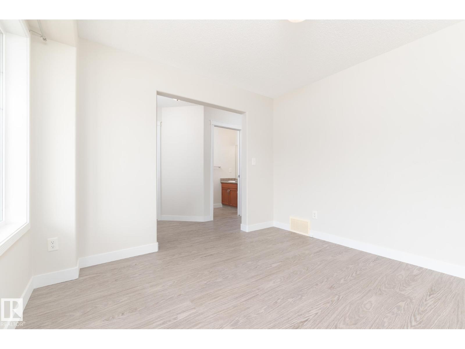 52 VIVIAN WY — photo 12