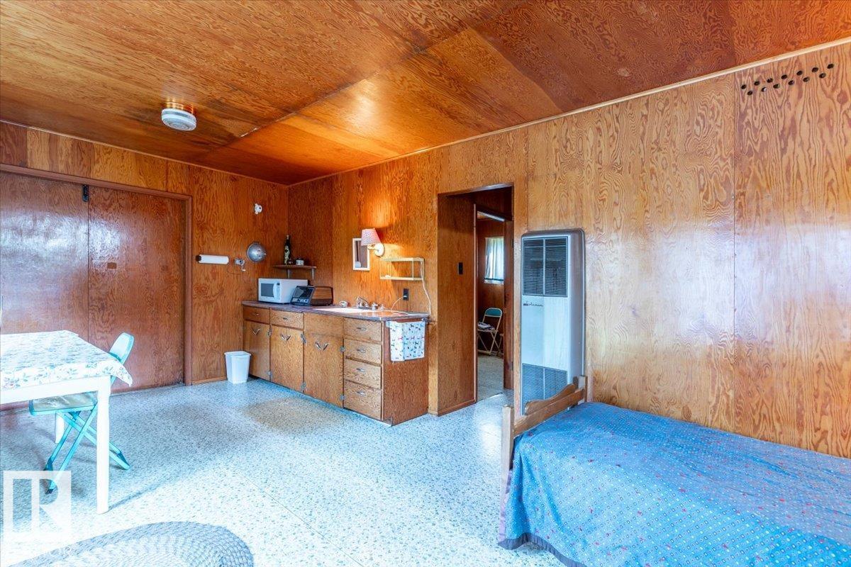 60 Beach Ave - 20