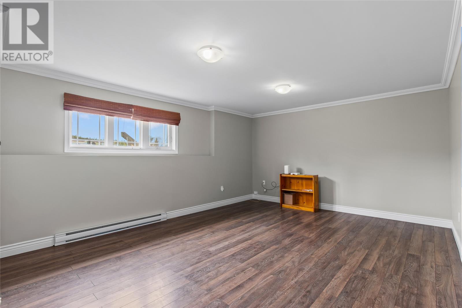 490 St. Thomas Line - 22