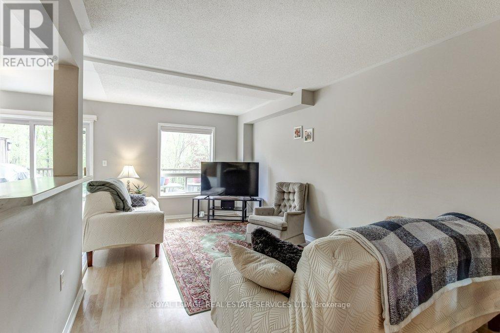331 RAVINEVIEW WAY - 10