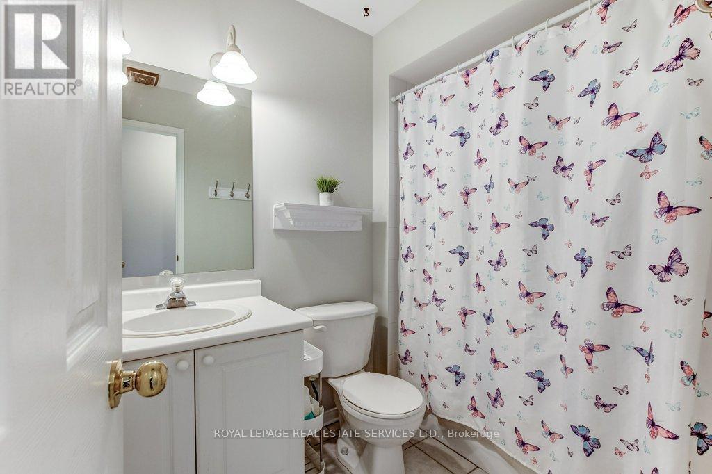 331 RAVINEVIEW WAY - 24