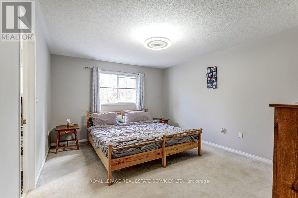 331 RAVINEVIEW WAY - 26