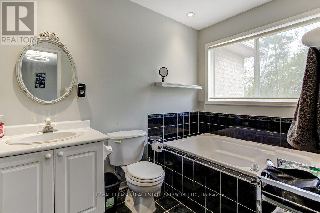 331 RAVINEVIEW WAY - 28