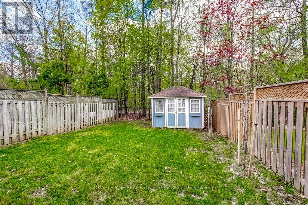 331 RAVINEVIEW WAY - 34