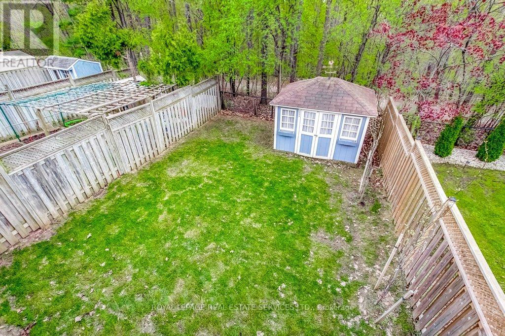 331 RAVINEVIEW WAY - 39