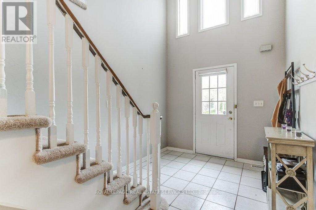 331 RAVINEVIEW WAY - 4