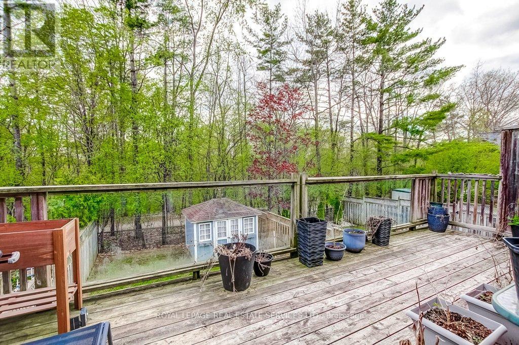 331 RAVINEVIEW WAY - 40