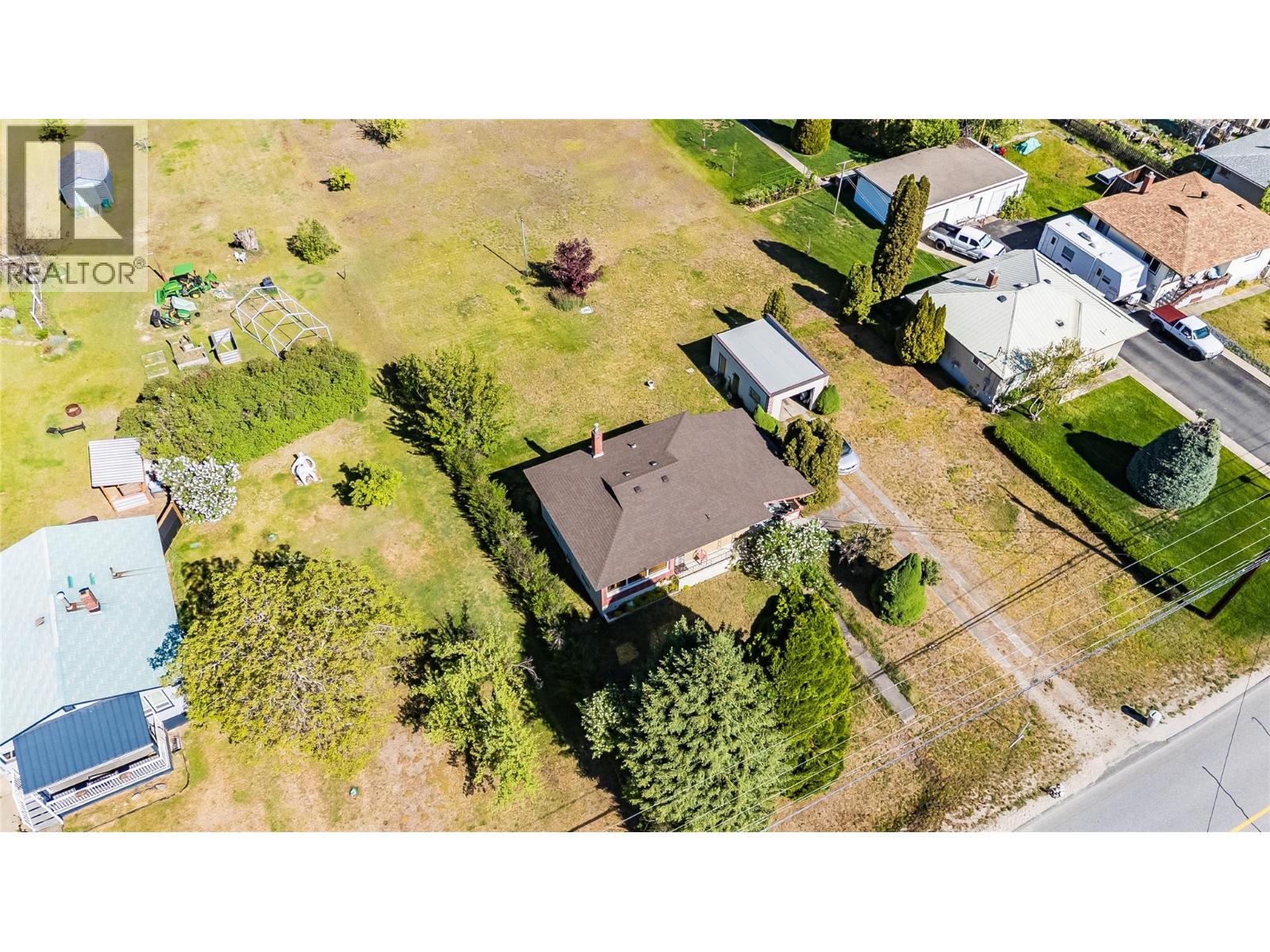321 12Th Avenue - photo 2