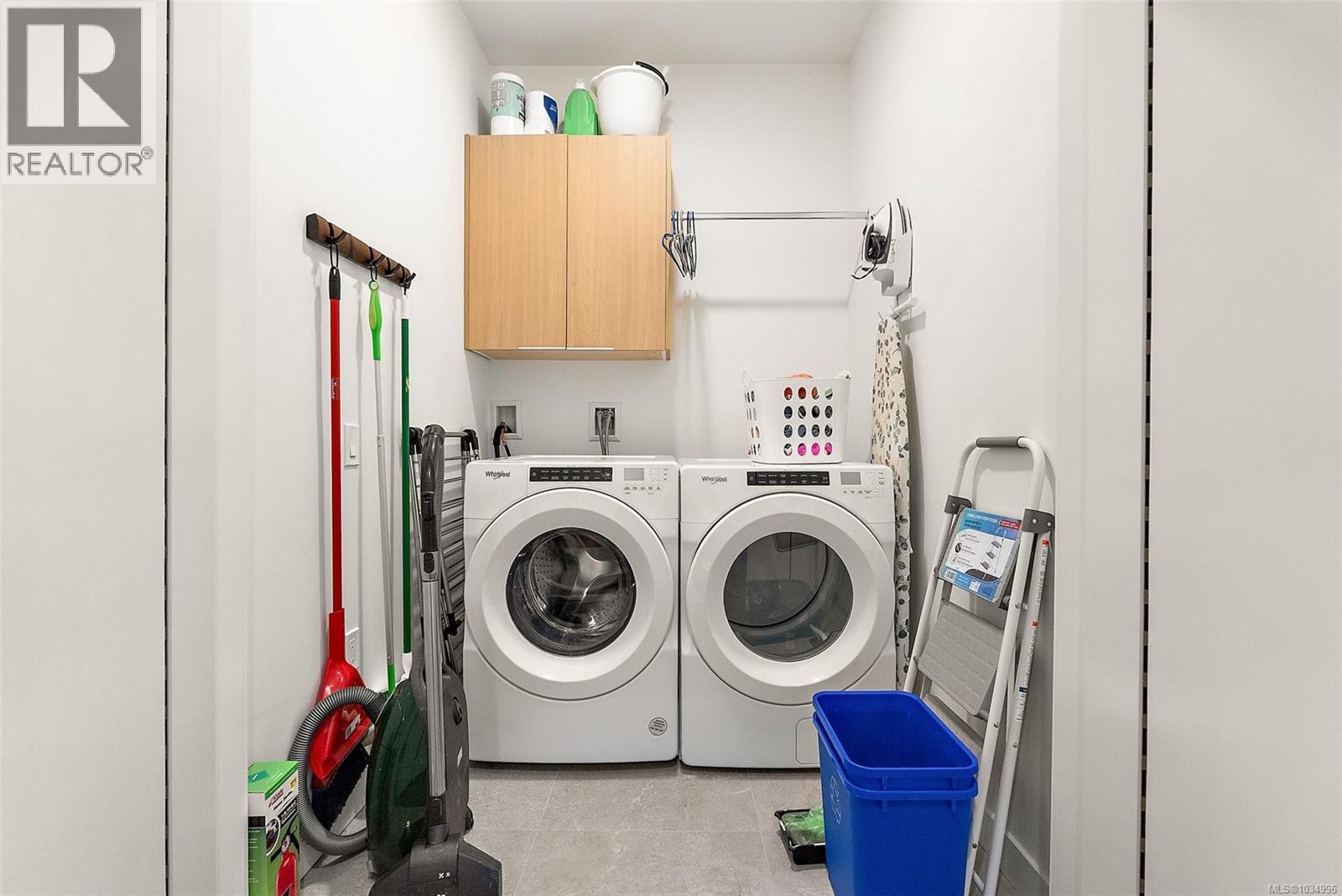 #203 9570 Fifth St - 29