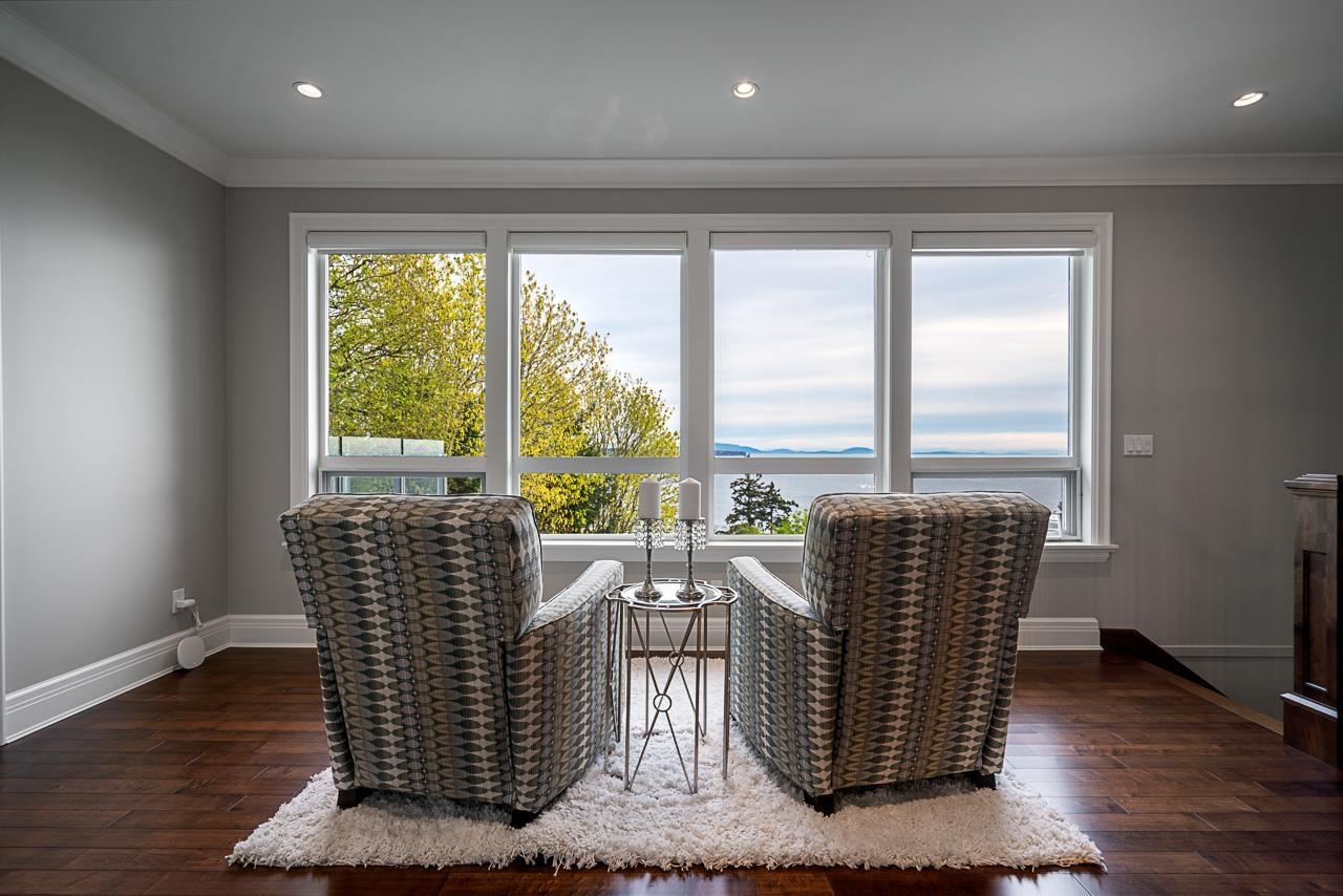 1266 EVERALL STREET, White Rock