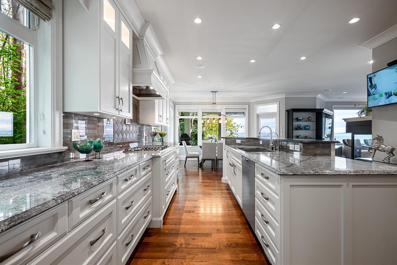 1266 EVERALL STREET, White Rock