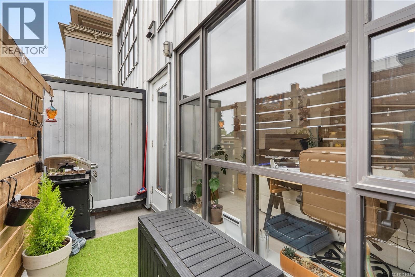 305 648 Herald Street, Victoria