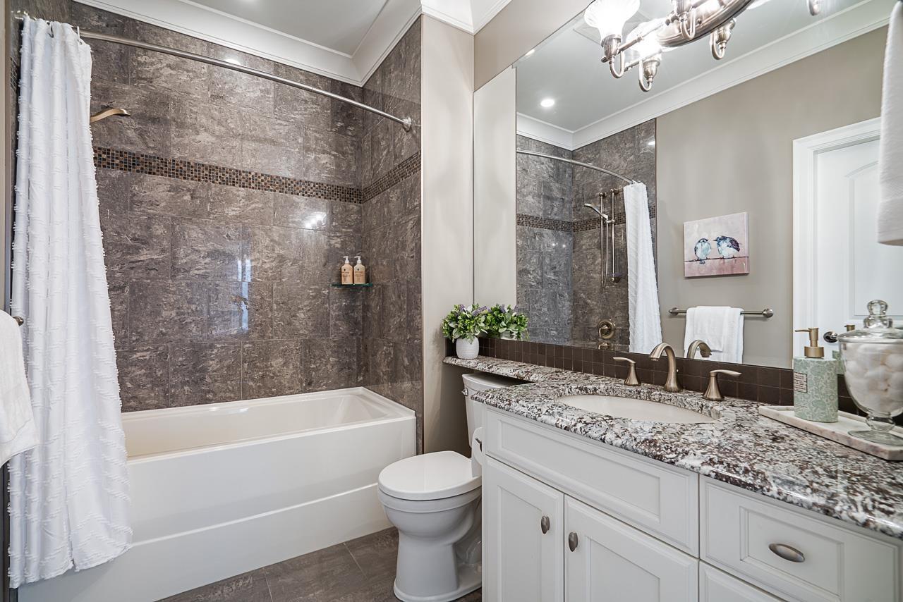 1266 EVERALL STREET, White Rock