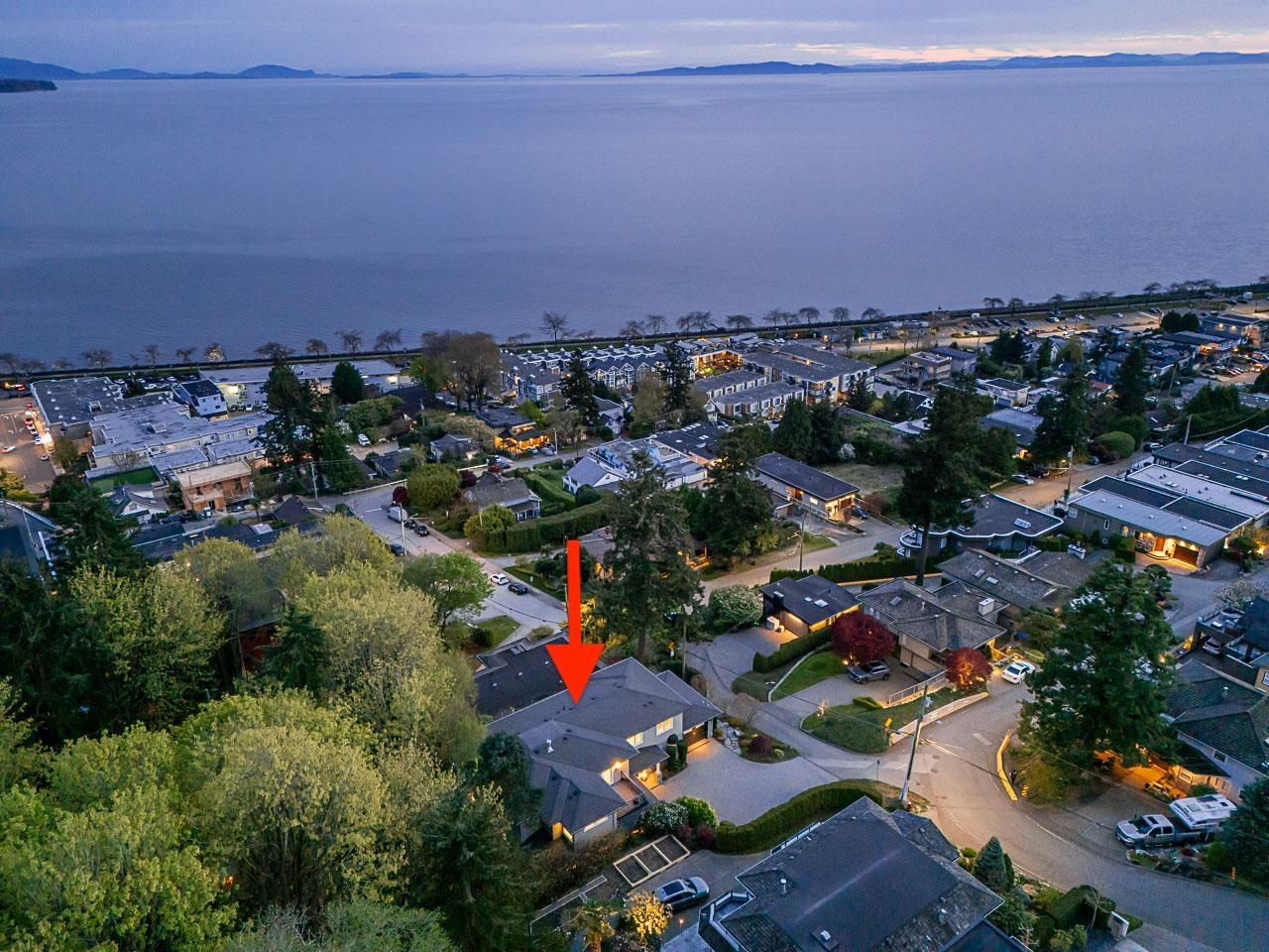 1266 EVERALL STREET, White Rock
