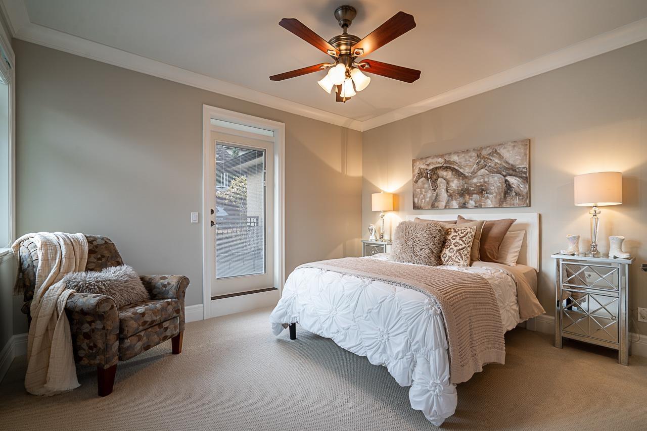 1266 EVERALL STREET, White Rock