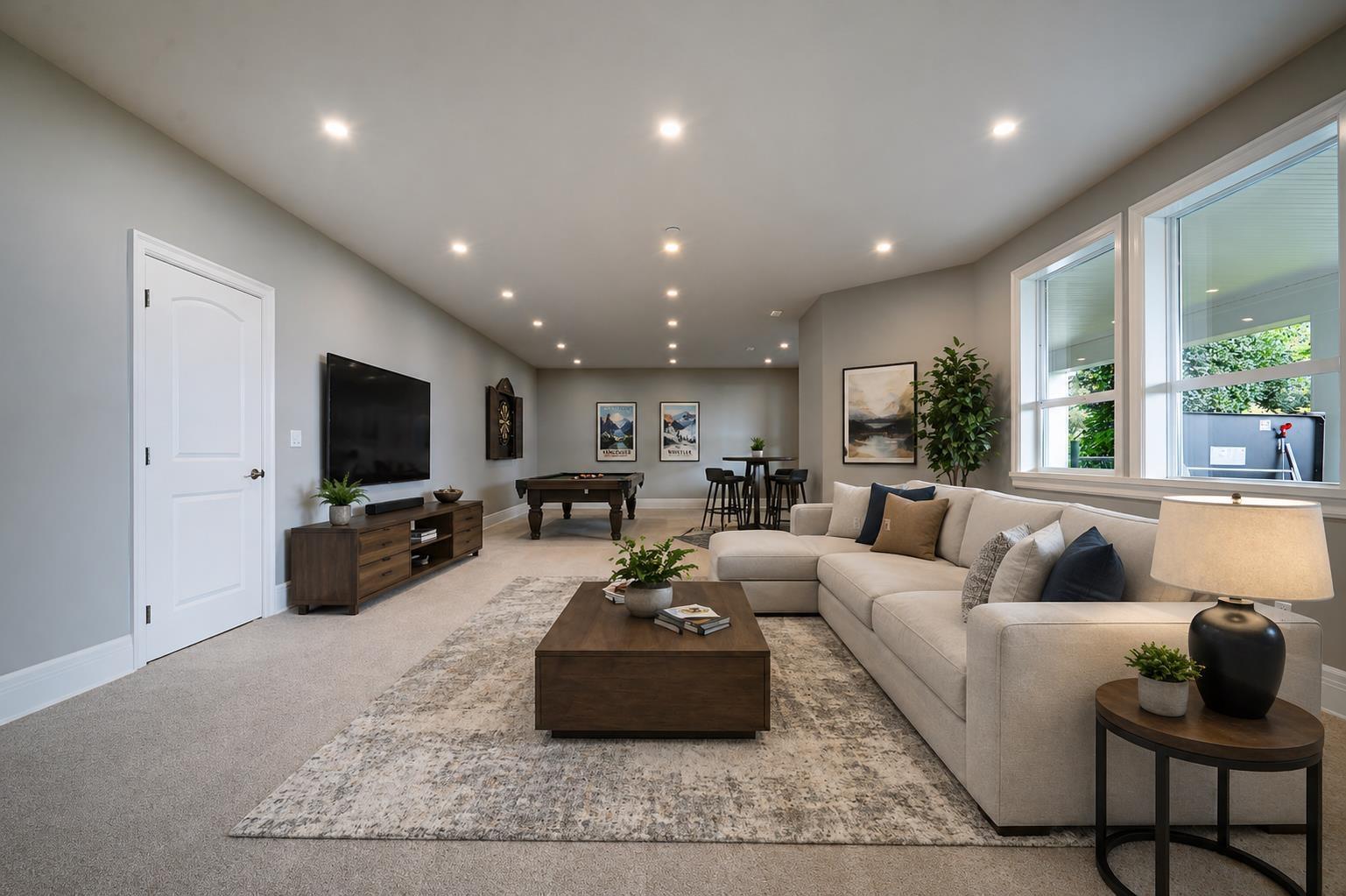 1266 EVERALL STREET, White Rock