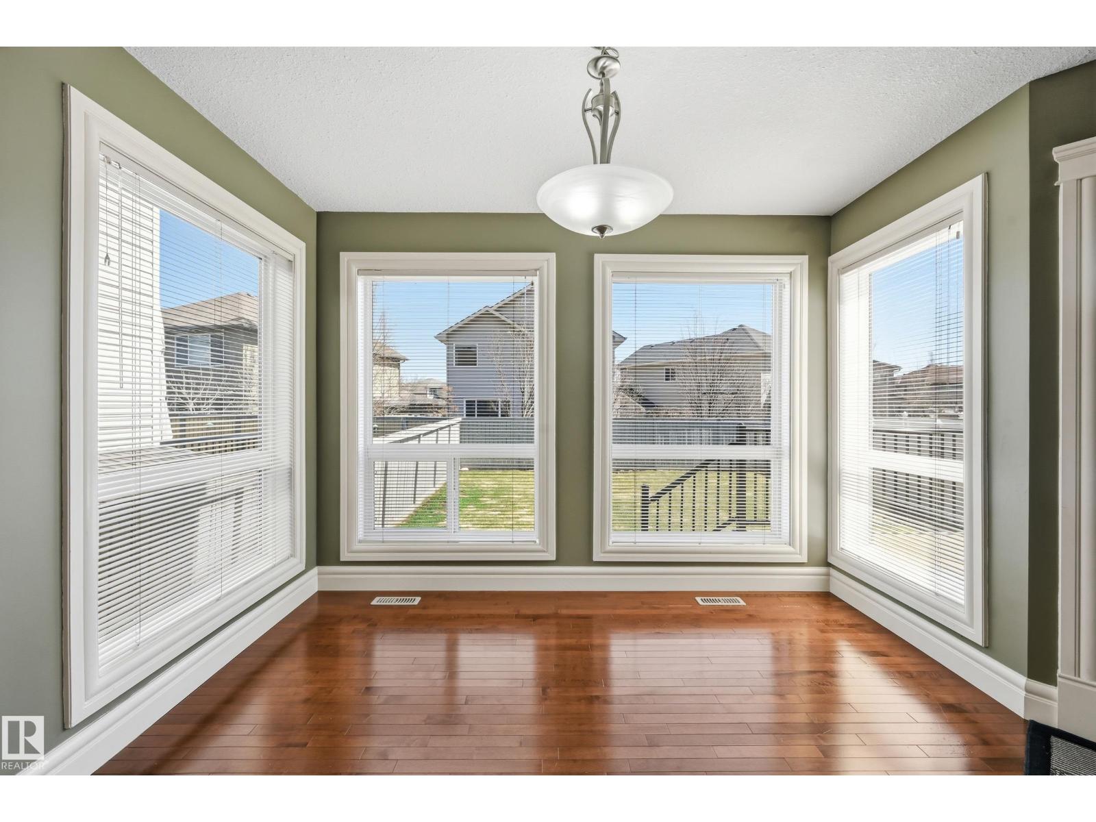 16411 43 ST NW NW, Edmonton