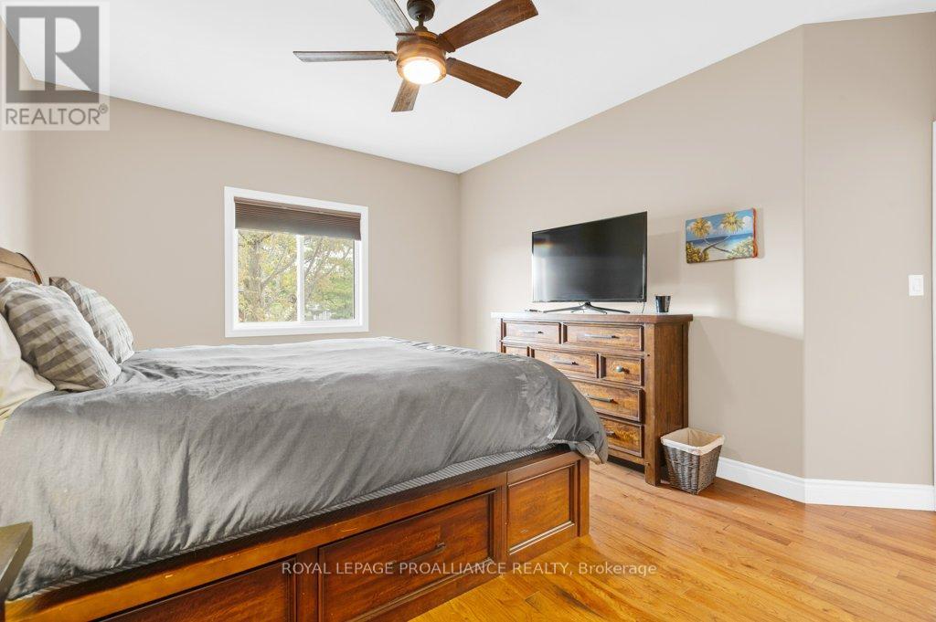 9 KIPLING DRIVE - 23
