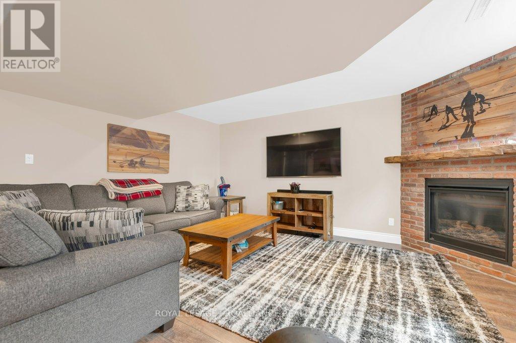 9 KIPLING DRIVE - 27