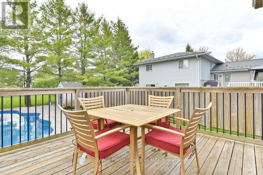 9 KIPLING DRIVE - 34