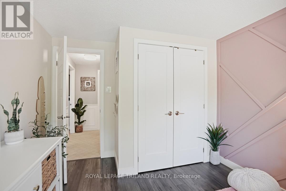 255 HIGHVIEW CRESCENT - 29
