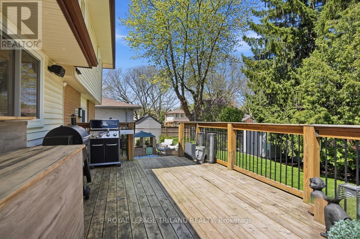 255 HIGHVIEW CRESCENT - 33
