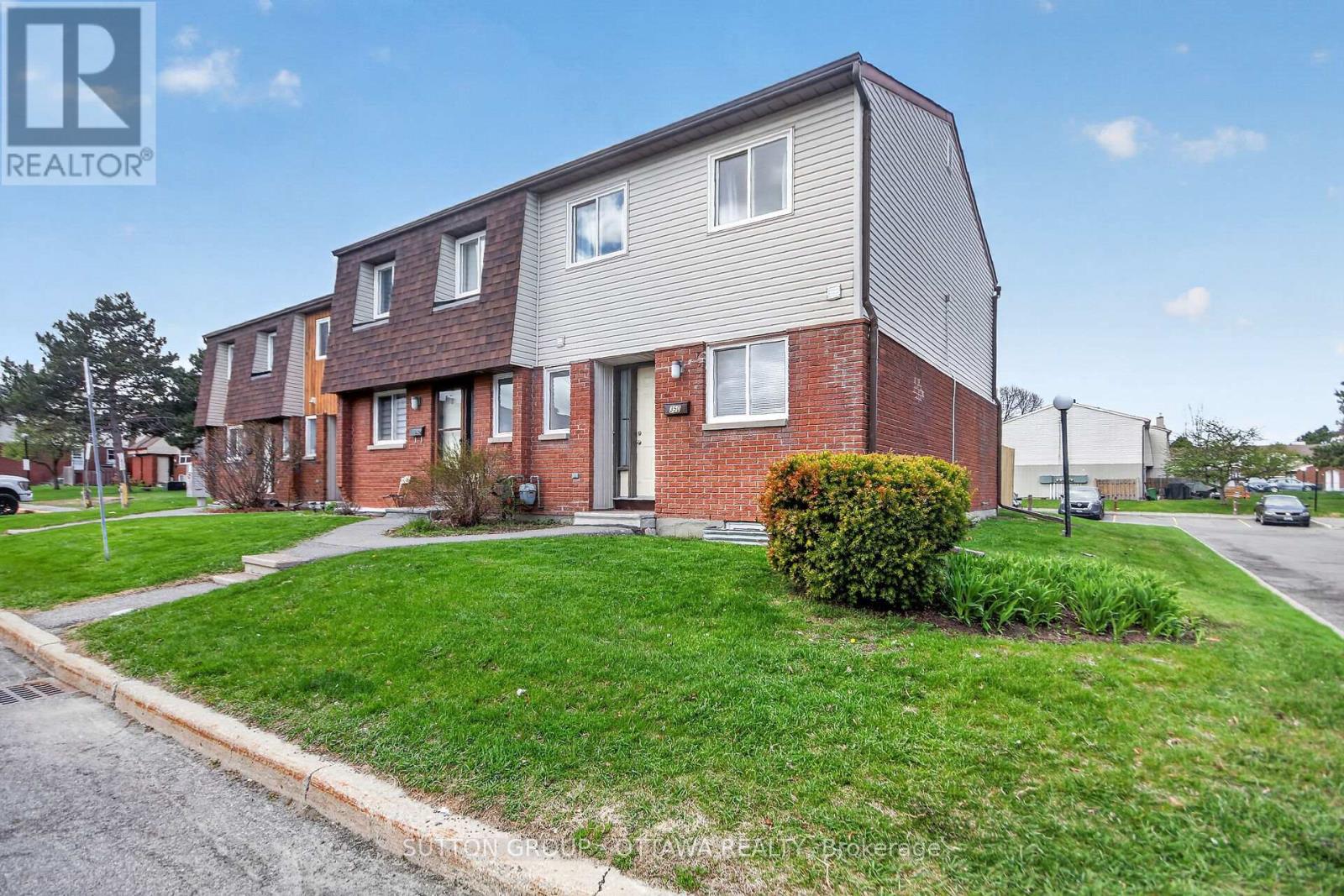 #79 35D WOODVALE GREEN - 1