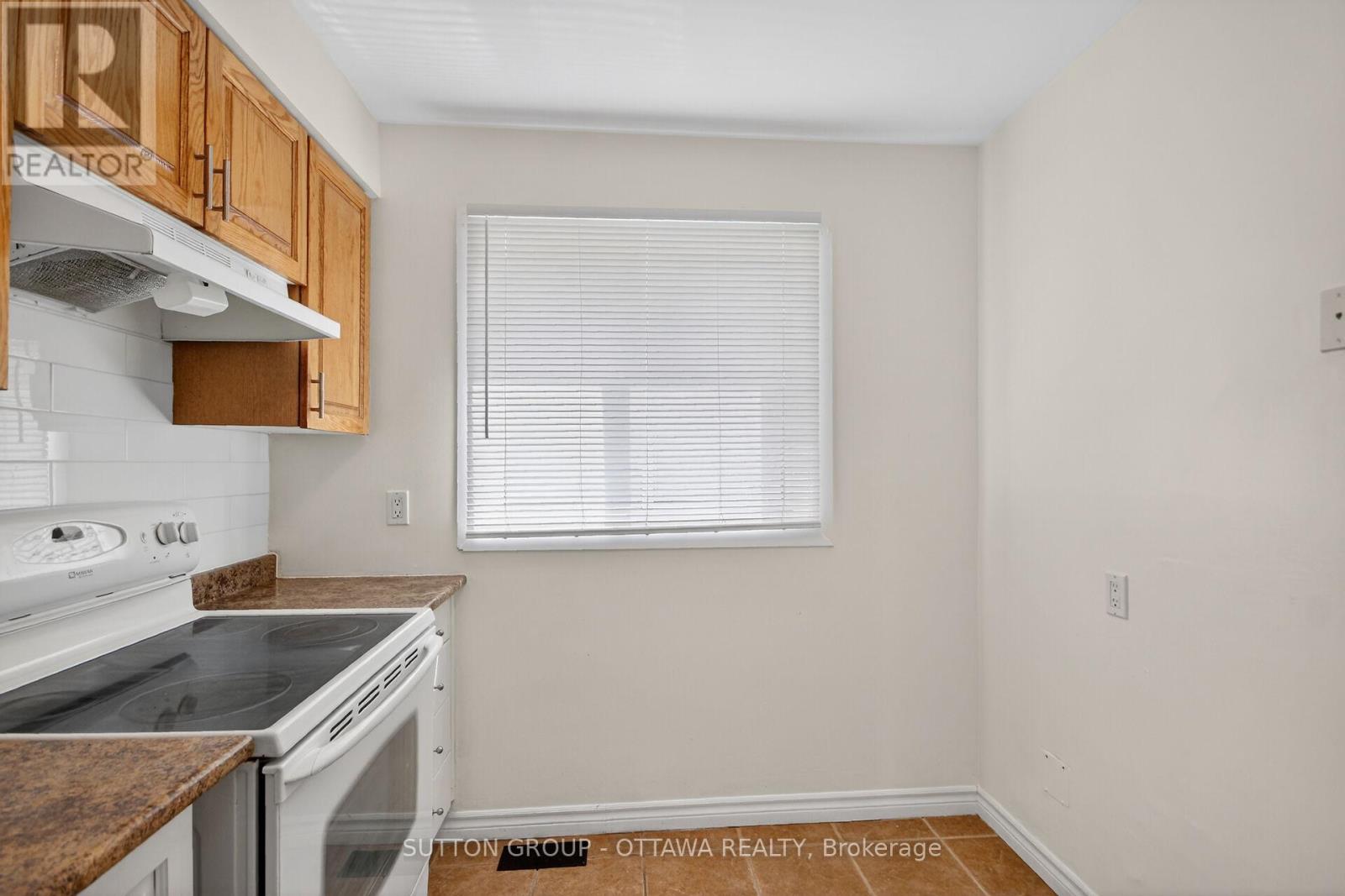 #79 35D WOODVALE GREEN - 11