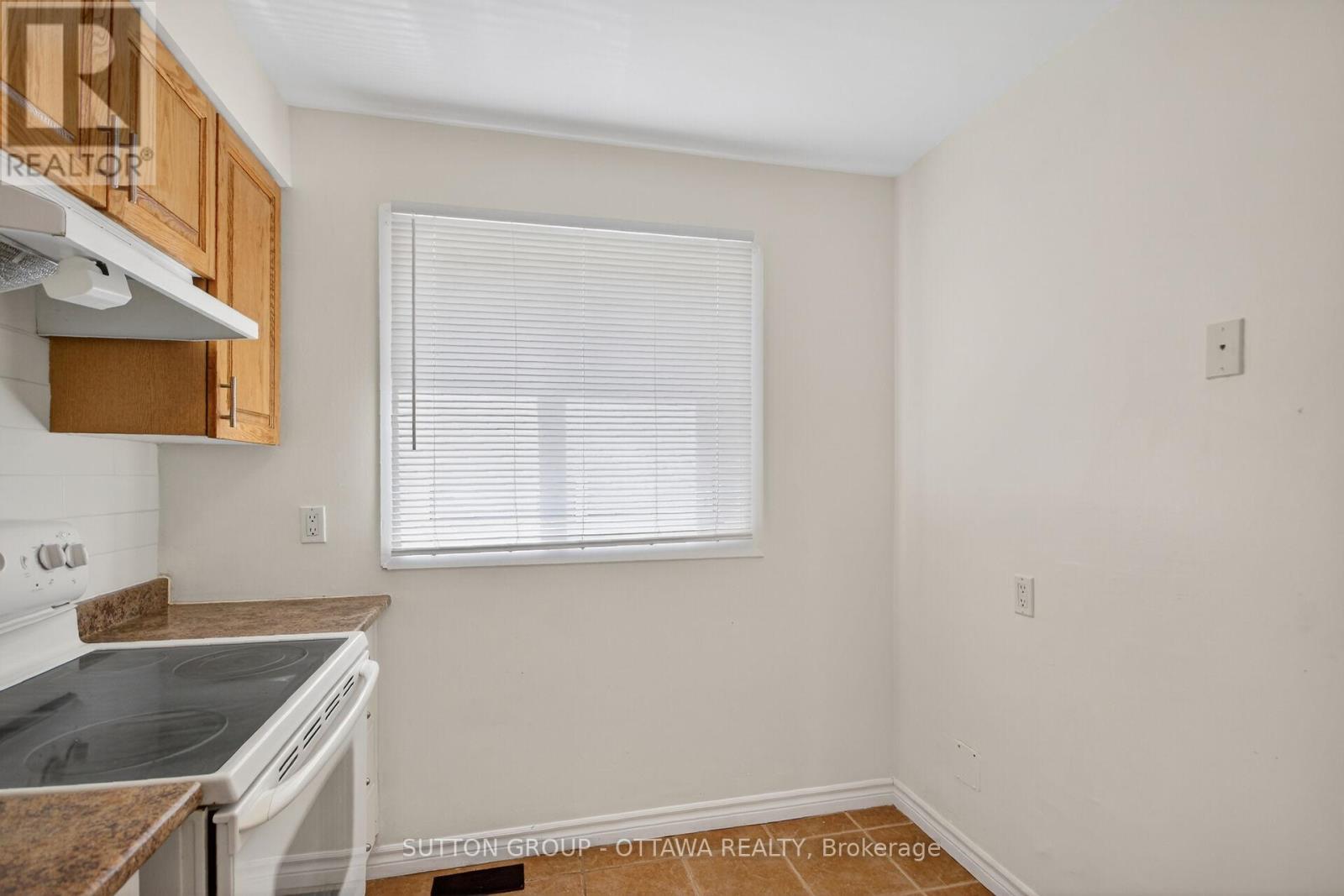 #79 35D WOODVALE GREEN - 12