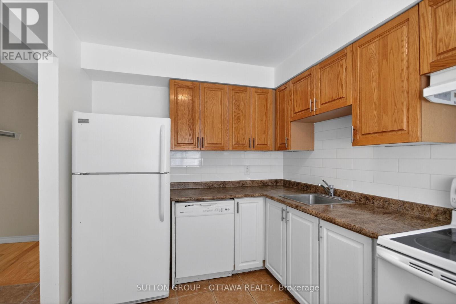 #79 35D WOODVALE GREEN - 13