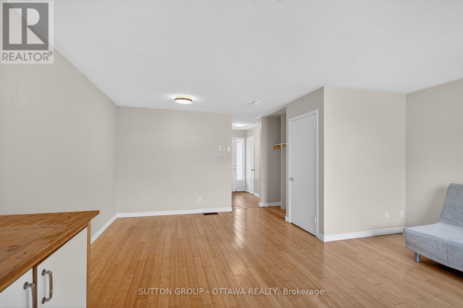#79 35D WOODVALE GREEN - 15
