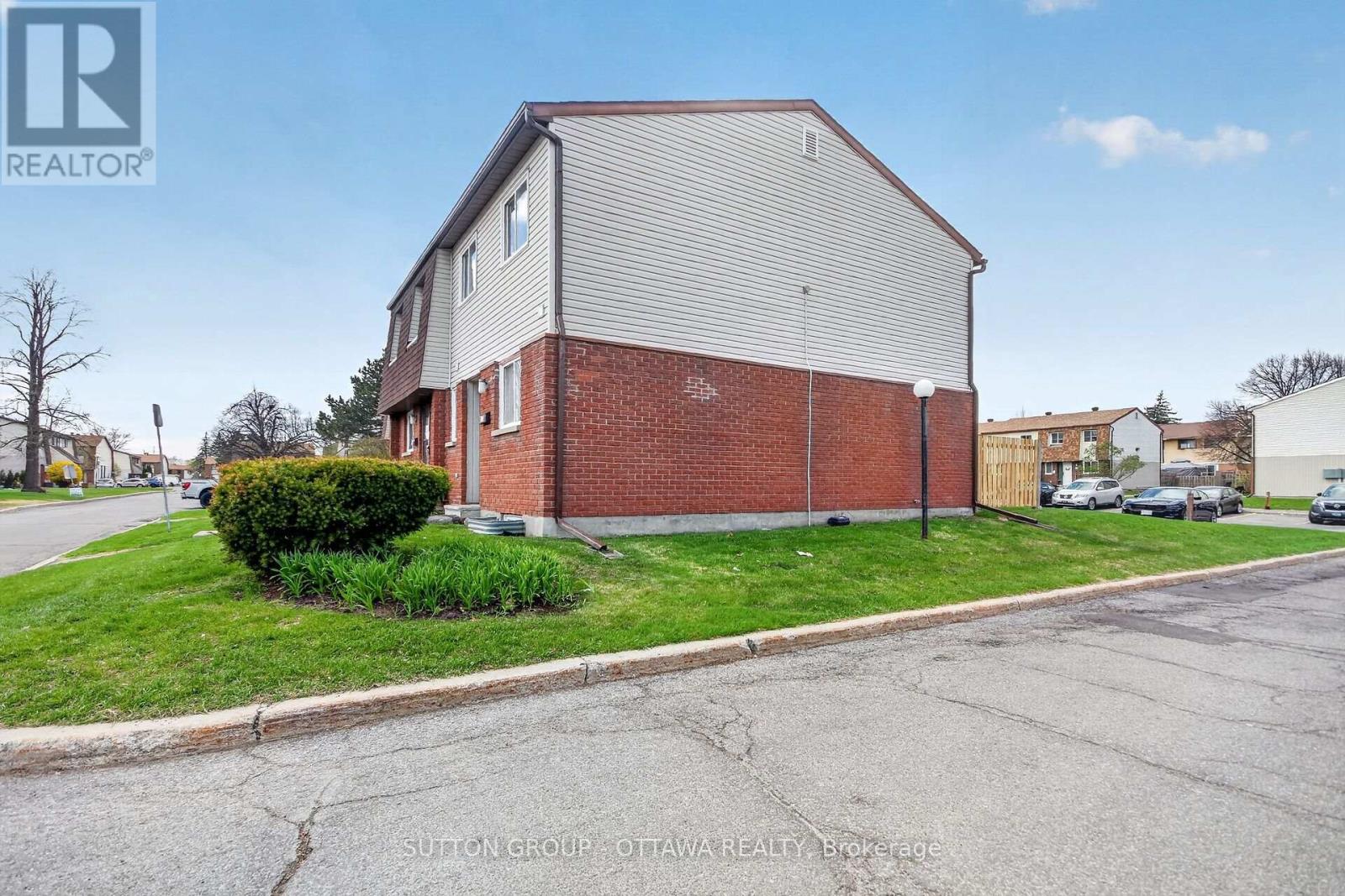 #79 35D WOODVALE GREEN - 2
