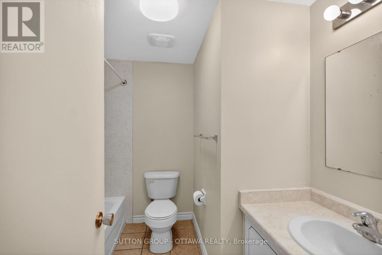 #79 35D WOODVALE GREEN - 29
