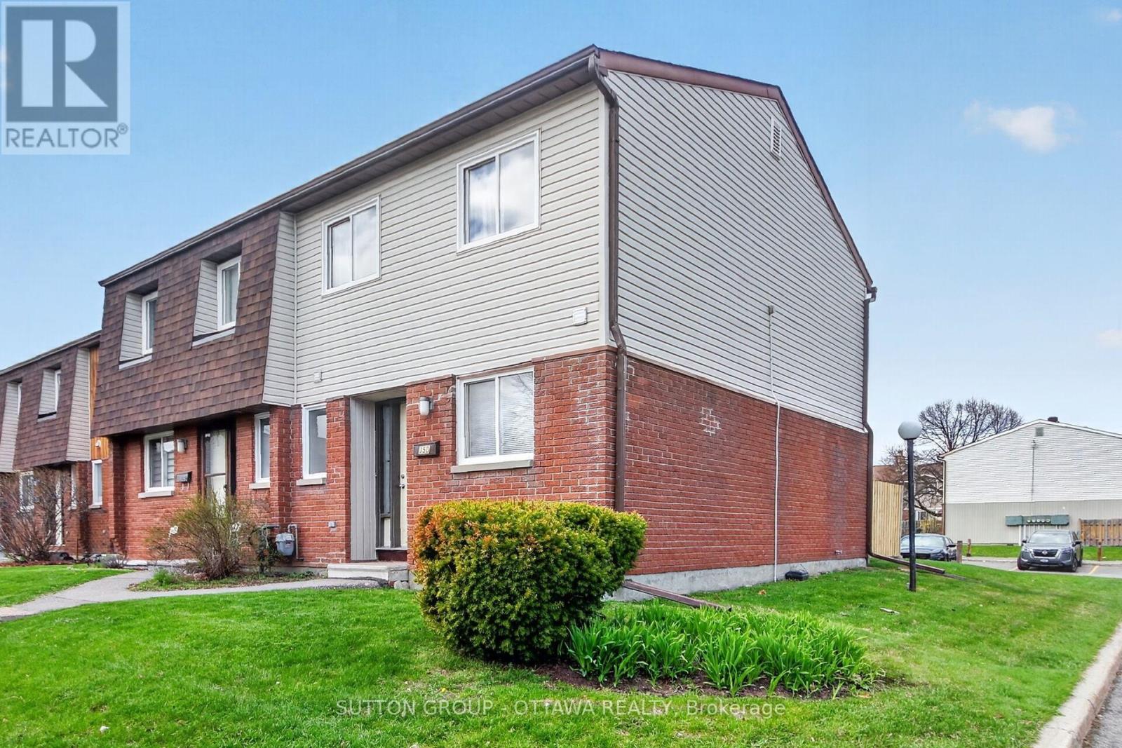 #79 35D WOODVALE GREEN - 3