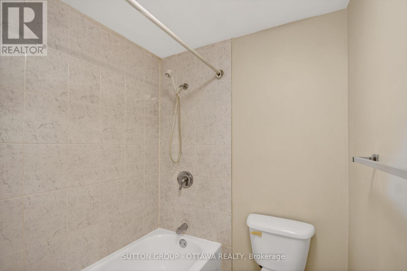 #79 35D WOODVALE GREEN - 30