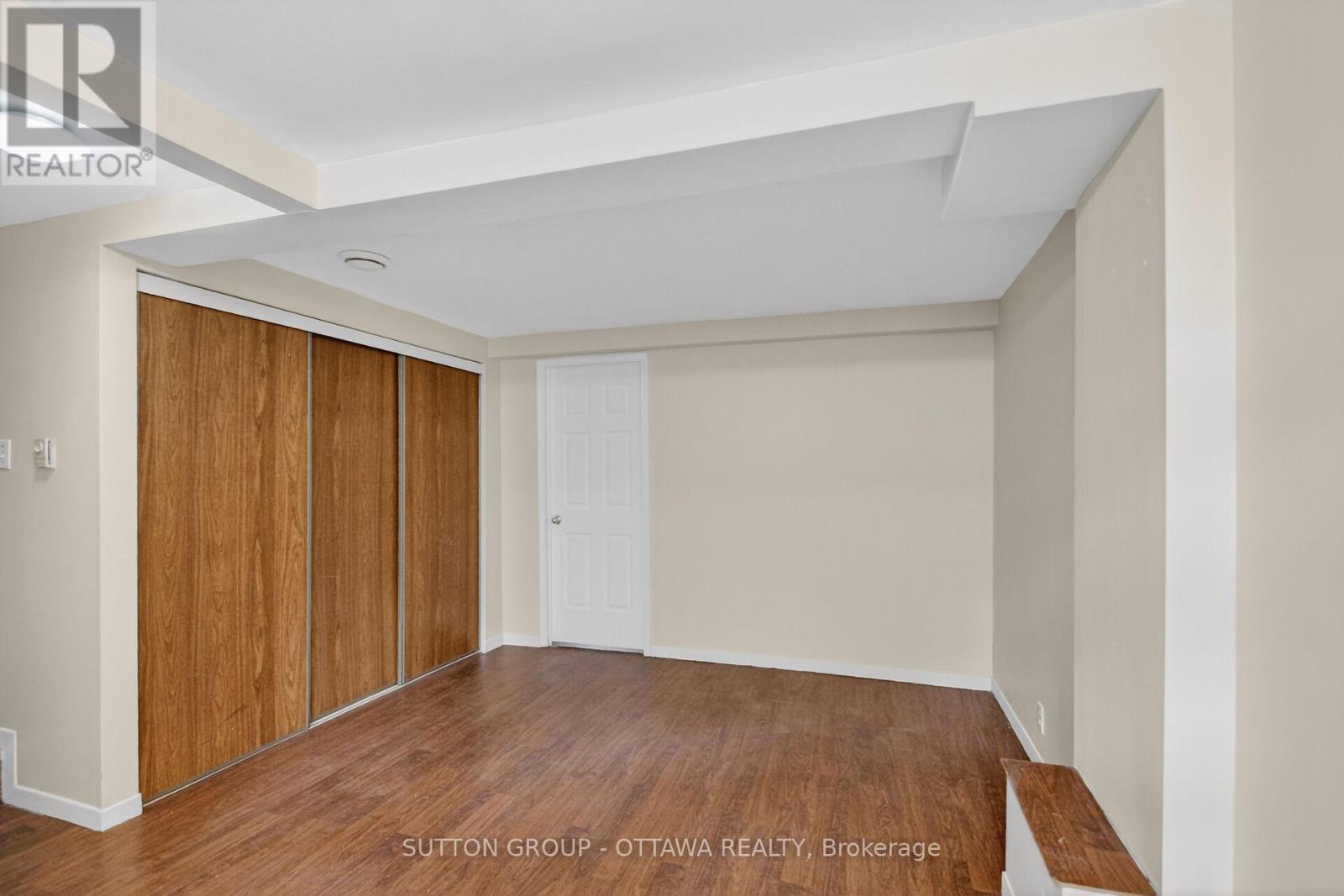 #79 35D WOODVALE GREEN - 37