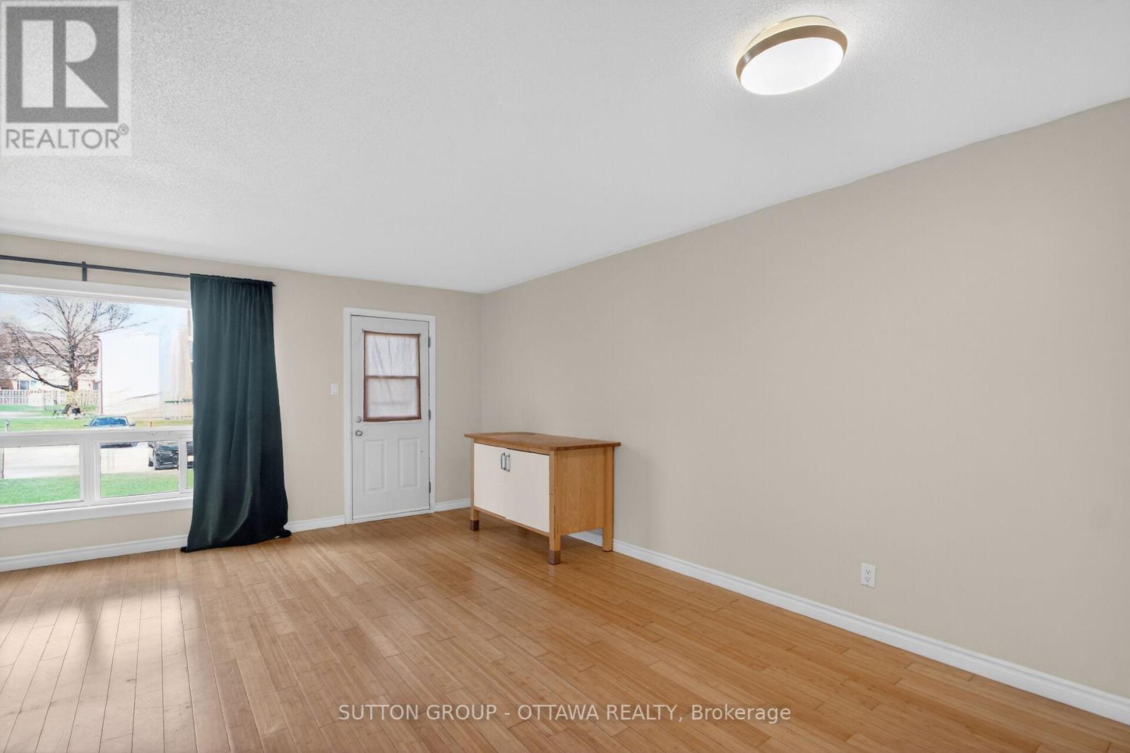#79 35D WOODVALE GREEN - 41
