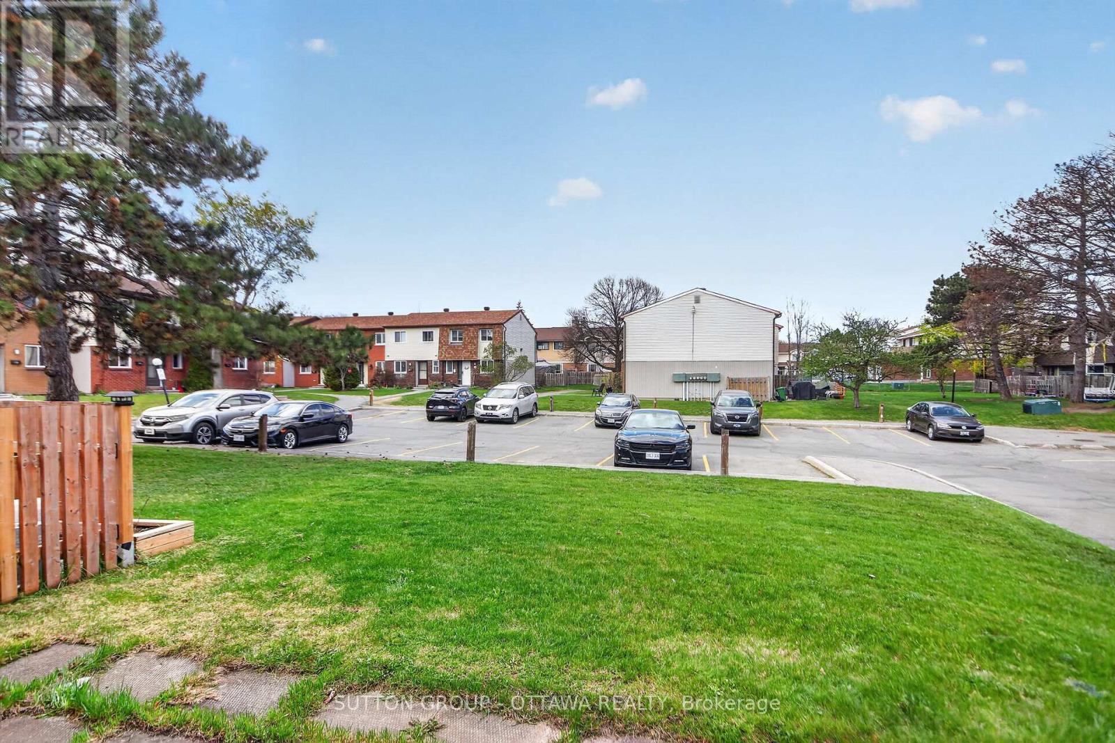 #79 35D WOODVALE GREEN - 43