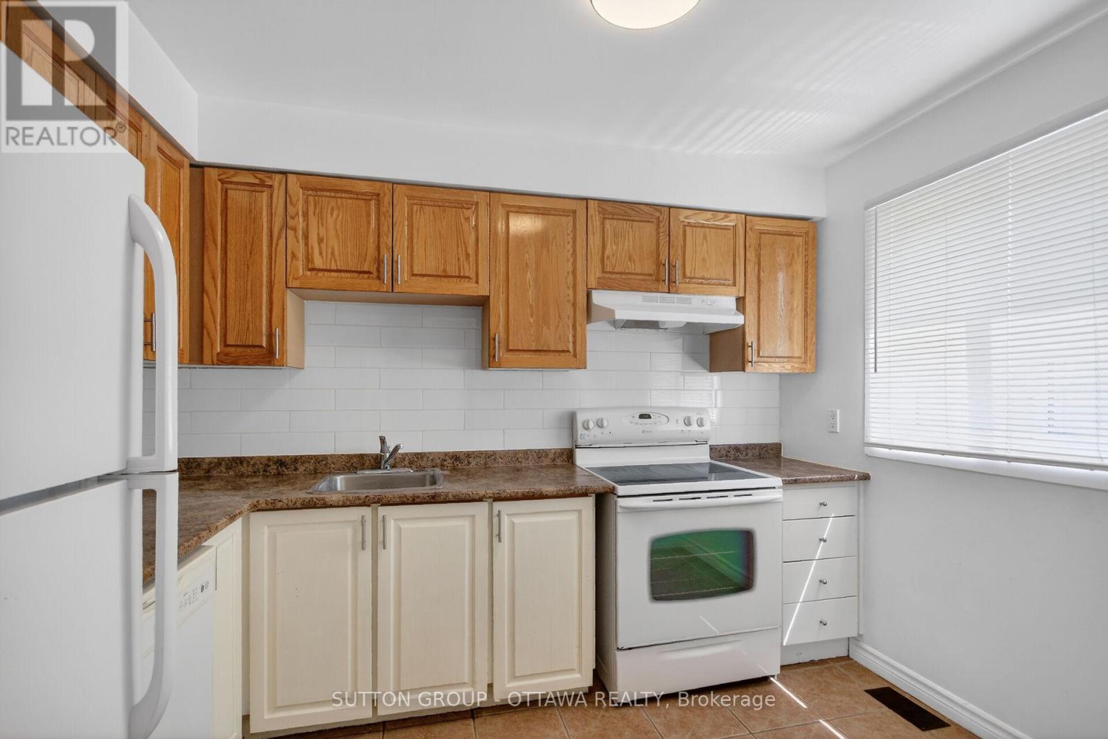 #79 35D WOODVALE GREEN - 9