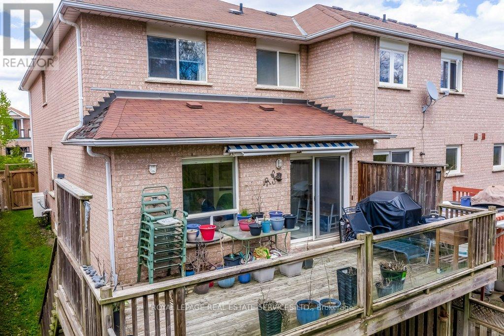 331 RAVINEVIEW WAY - 43