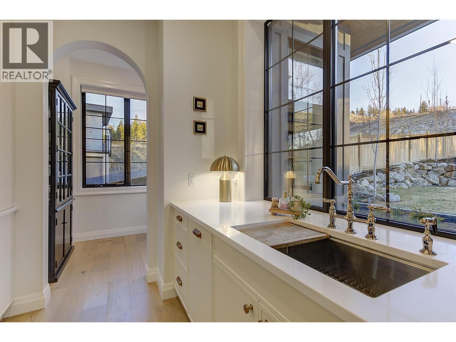  622 Trumpeter Road, Kelowna