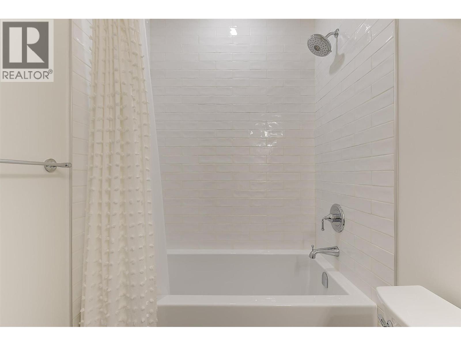 622 Trumpeter Road - 46