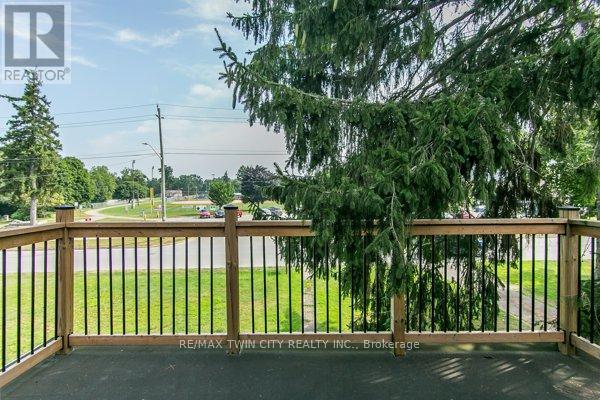 346 WELLINGTON STREET - 41