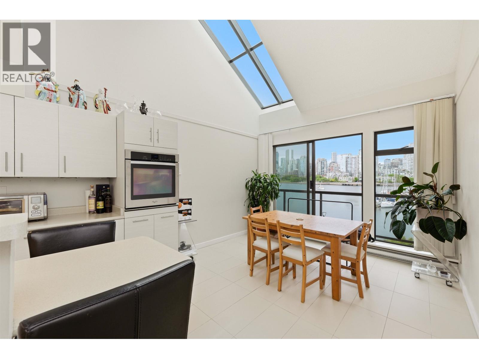 774 MILLBANK — photo 2