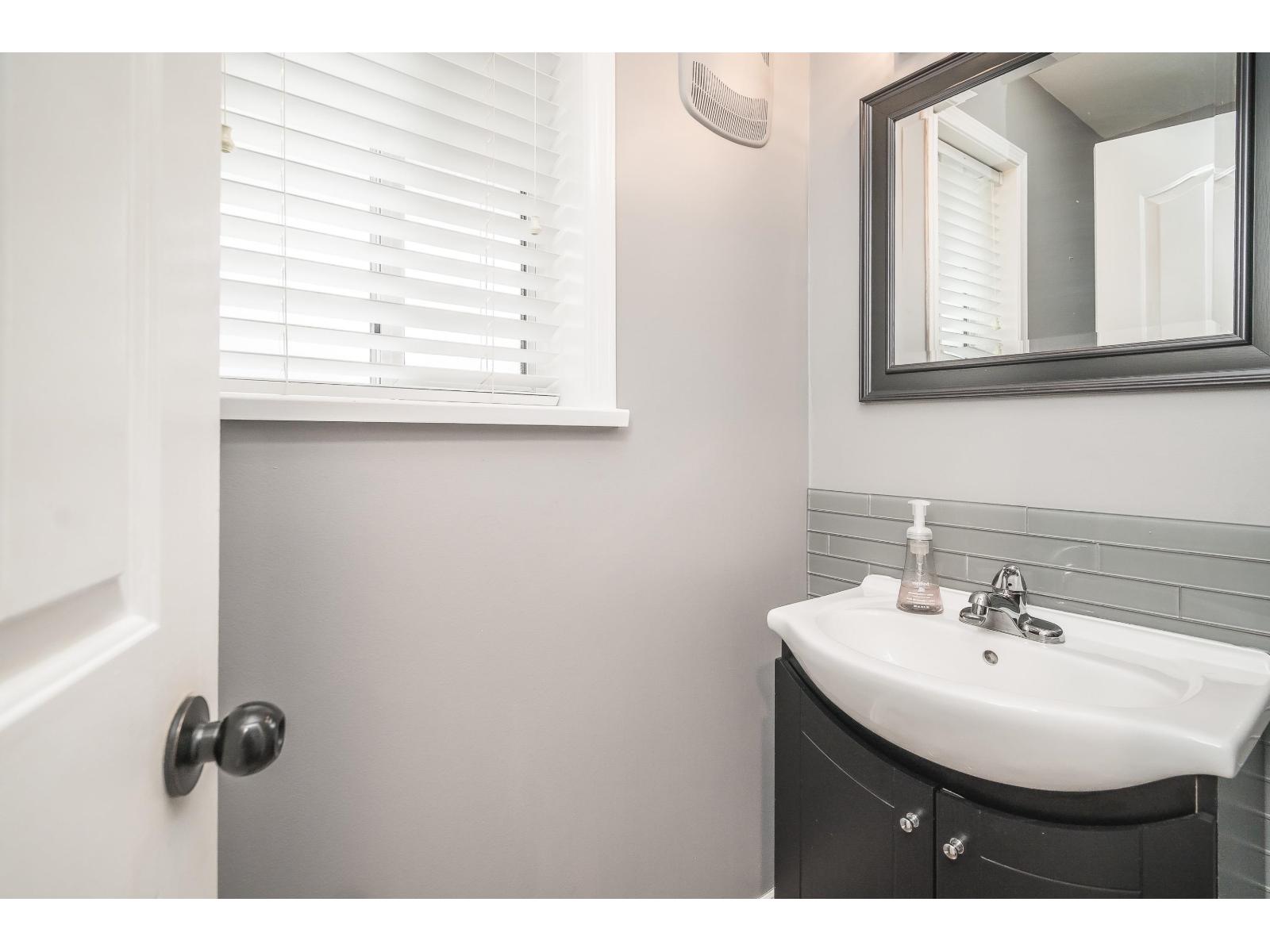 4 Bed, 3 Bath House for Sale in Langley – 20552 96A AVENUE, Langley - Image 17