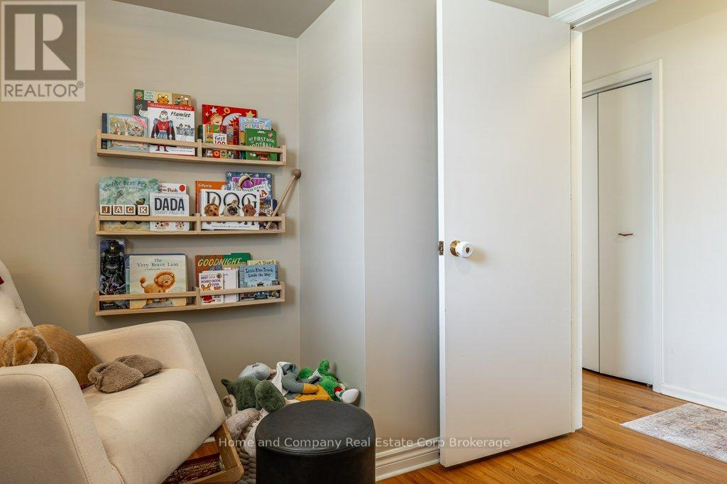 228 REDFORD CRESCENT - 13