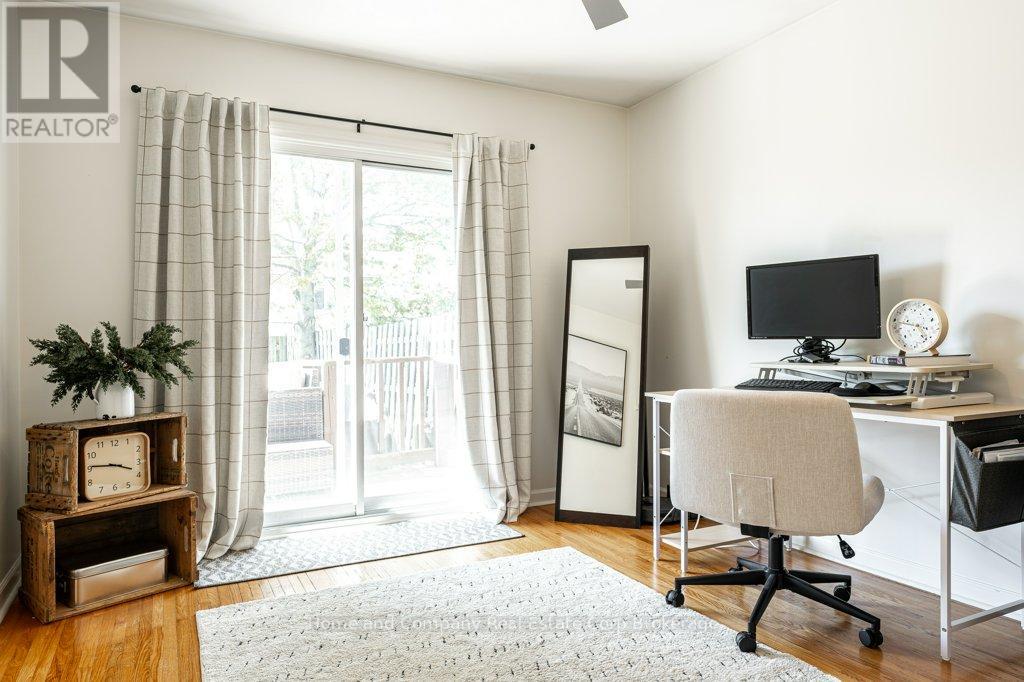 228 REDFORD CRESCENT - 14
