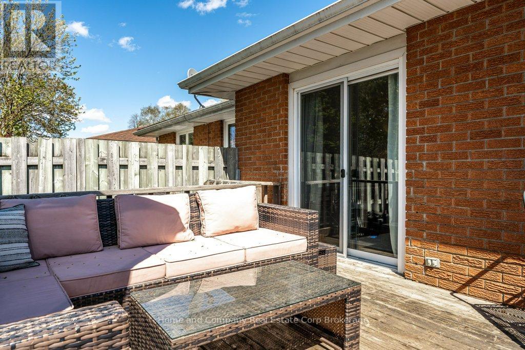 228 REDFORD CRESCENT - 23