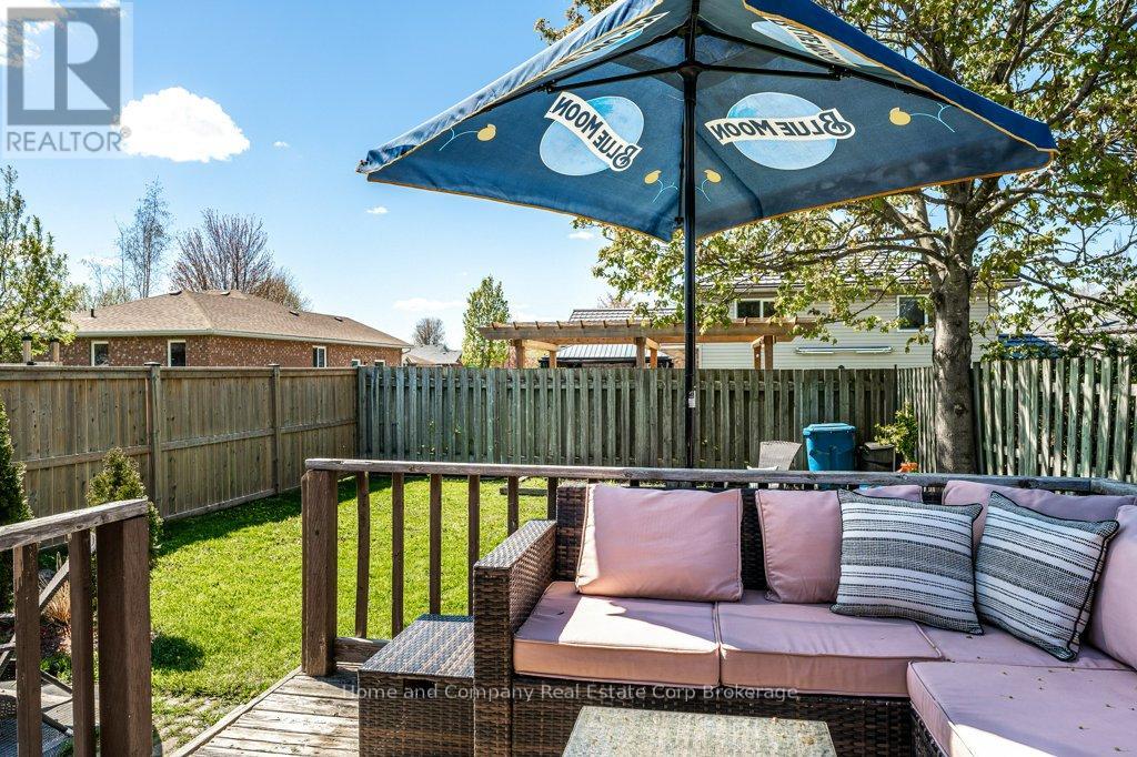 228 REDFORD CRESCENT - 24