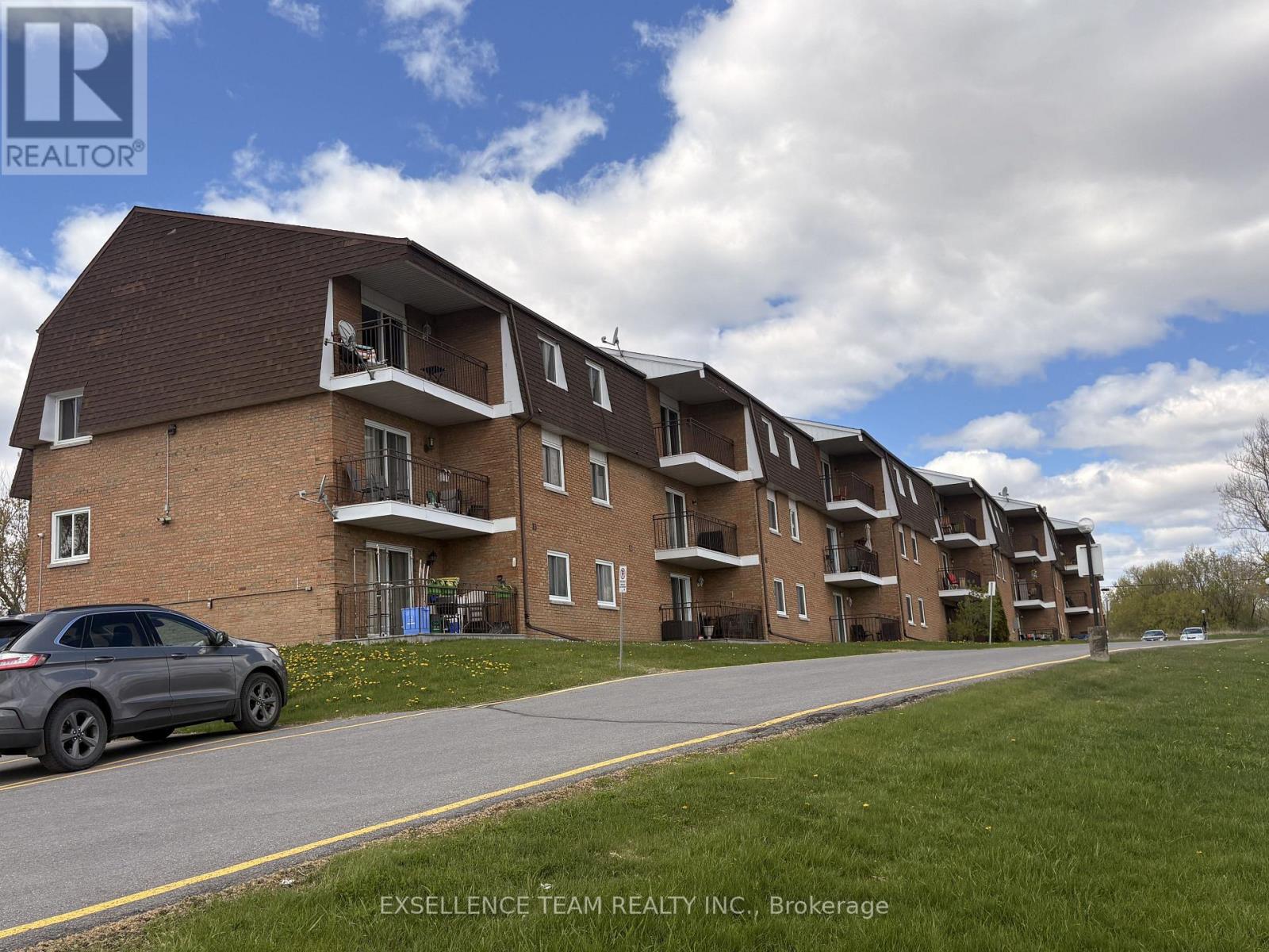 220 KENYON STREET - 4